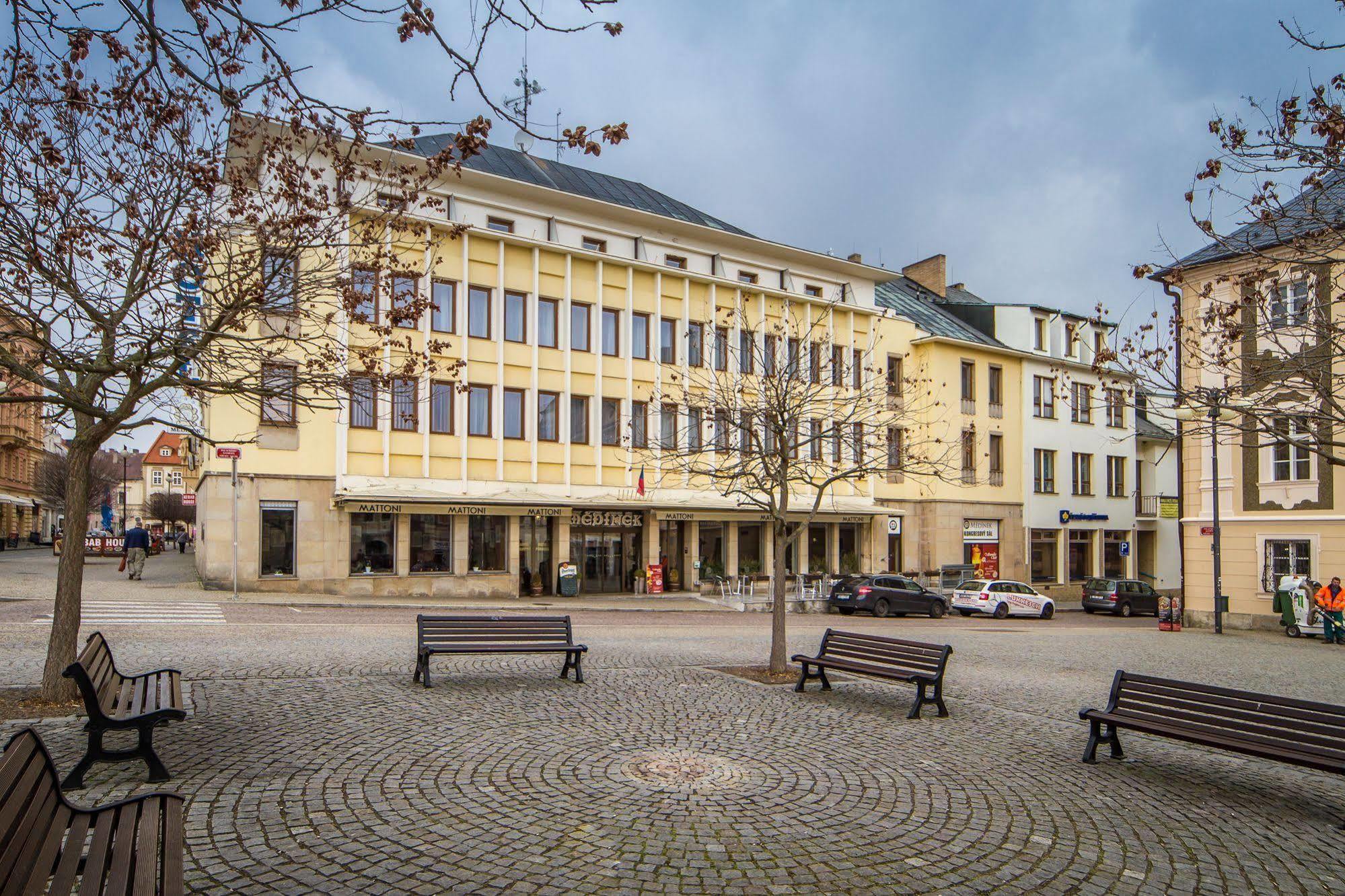 Lh Hotel Medinek Old Town Kutna Hora Bagian luar foto