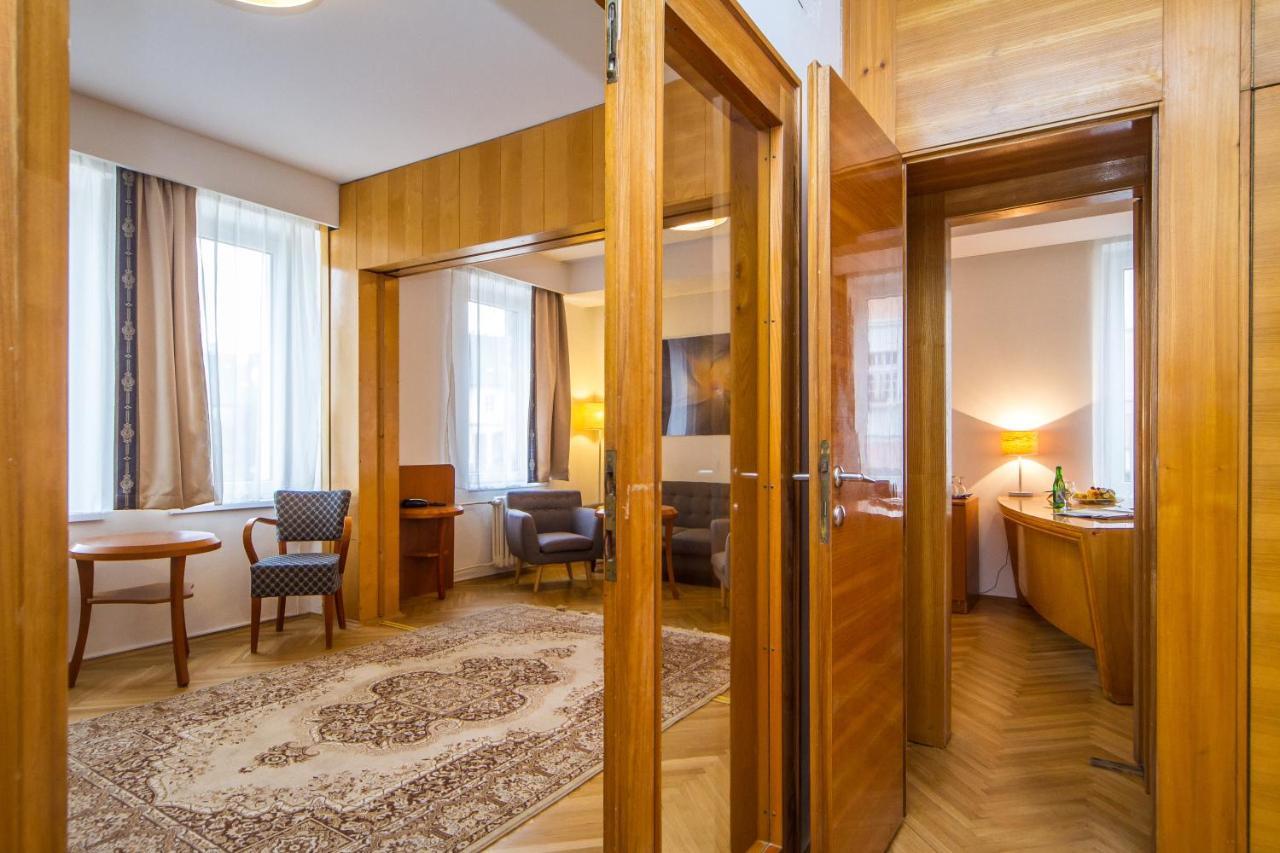 Lh Hotel Medinek Old Town Kutna Hora Bagian luar foto